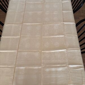 Vintage Linen Tablecloth - Pale Yellow - NWT